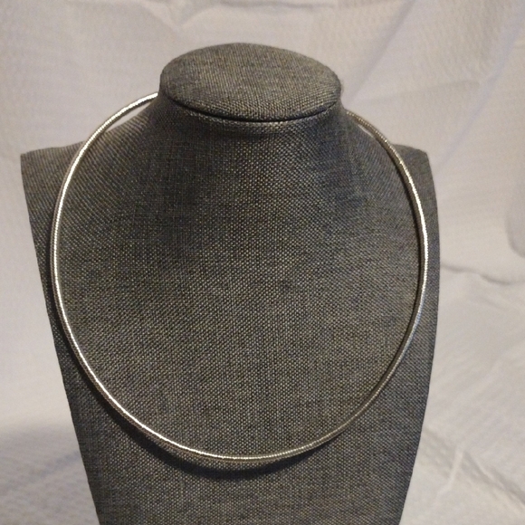 Jewelry - Elegant Silver Necklace 18"